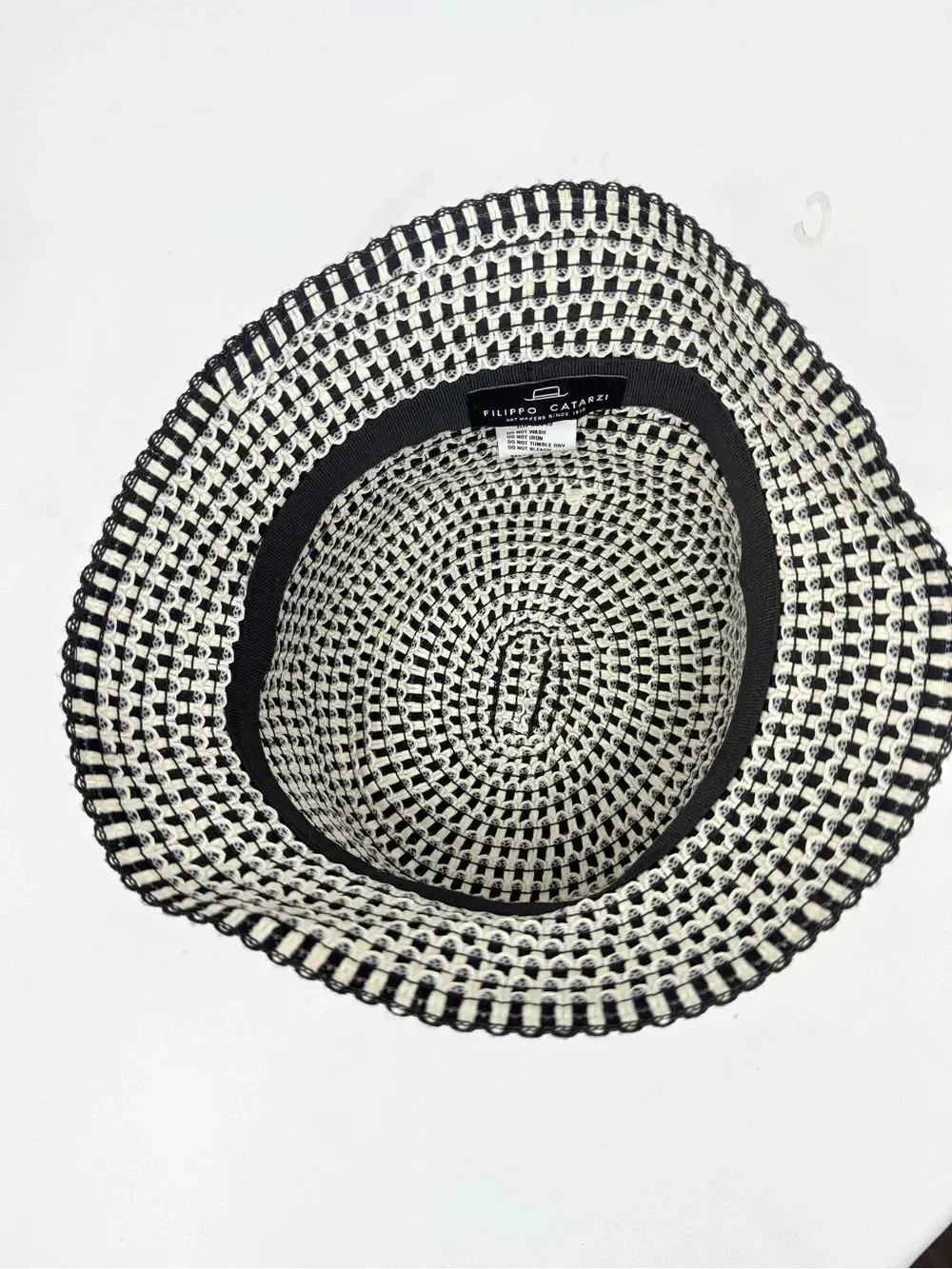 Filippo Catarzi Black Cream Woven Geometric Short Brim Bucket Hat NWOT